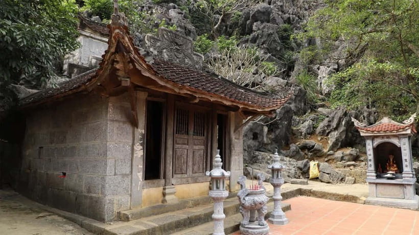 Ninh Binh E-bike Tour: Tam Coc Rural Life, Bich Dong & Dundj - The village return: a different route back to Hoa Lư