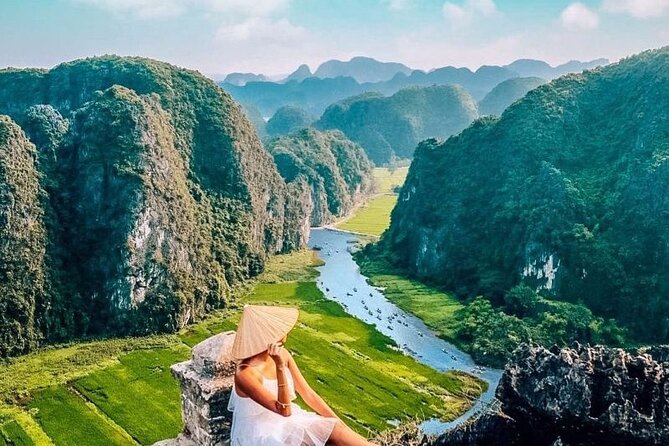 Ninh Binh full day-Hoa Lu temple & biking, Tam Coc boat trip, Dragon mountain - Guide service and what the reviews hint at
