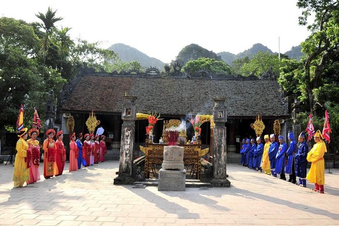 Ninh Binh Full Day Tour From Hanoi: Hoa Lu - Trang An - Mua Cave - From Hanoi to Ninh Binh, the long drive that actually feels manageable