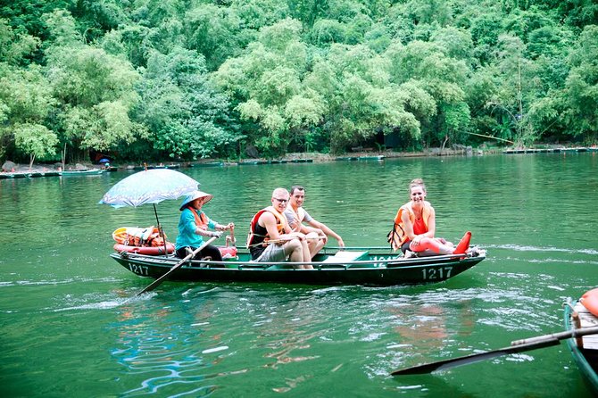 Ninh Binh Full-Day Tour from Hanoi to Hoa Lu, Tam Coc & Mua Cave Via Boat & Bike - Hoa Lu Temples of the Dinh and Le Dynasties: A Short History Stop Worth Doing