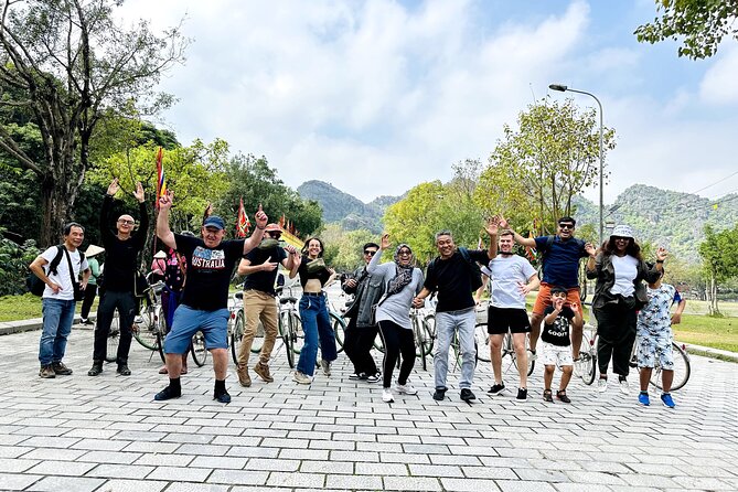 Ninh Binh Full Day Tour from Hanoi to Hoa Lu, Trang An & Mua Cave - Hoa Lu Ancient Capital and the Dinh, Le Temples Morning Focus