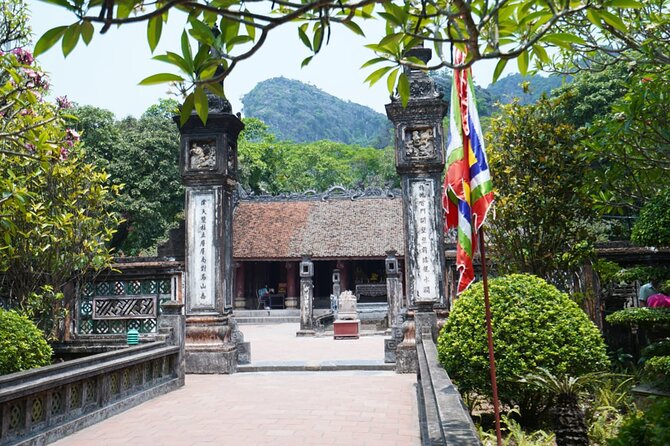 Ninh Binh Full Day Tour with Hoa Lu, Tam Coc and Mua Cave - Tam Coc and Bich Dong on a sampan: the views, the wait, and the comfort reality
