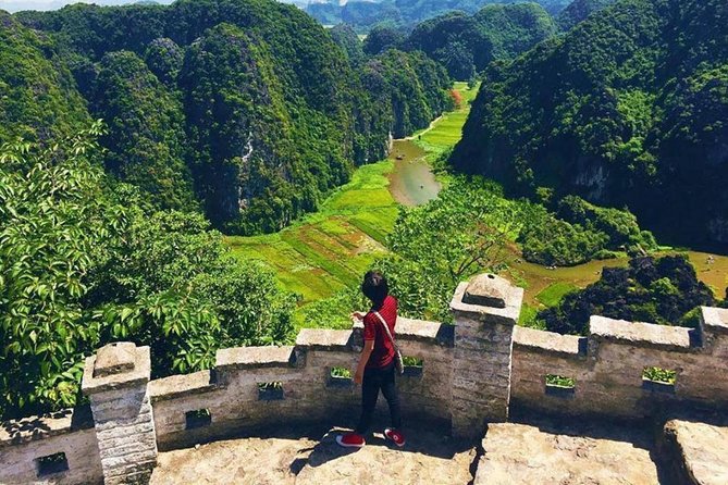 Ninh Binh Full-Day Trip to Trang An Mua Cave Hoa Lu Buffet Lunch - Getting out of Hanoi smoothly with limousine pickup