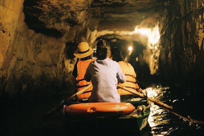 Ninh Binh Full-Day Trip to Trang An Mua Cave Hoa Lu Buffet Lunch - Stop 3: Mua Cave and the viewpoint climb that ends the day