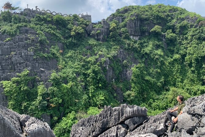 Ninh Binh Group Tour of 11 from Hanoi via Mua Cave Tam Coc Hoa Lu - Small-group pacing: why capping at 11 matters