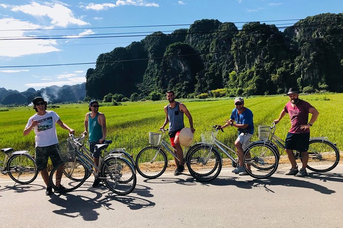 Ninh Binh Highlights Hoa Lu/Bai Dinh-Trang An/ Tam Coc- Mua Cave - Mua Cave and 500 steps at Ngoa Long Mountain