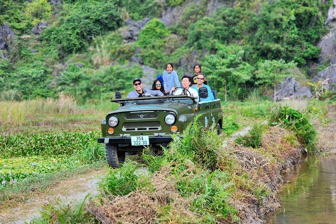 Ninh Binh HIGHTLIGHT & HIDDEN GEM Tour From Hanoi: Skip-The-Line - Bich Dong Pagoda: Cave-Temple Views and Classic Vietnamese Architecture