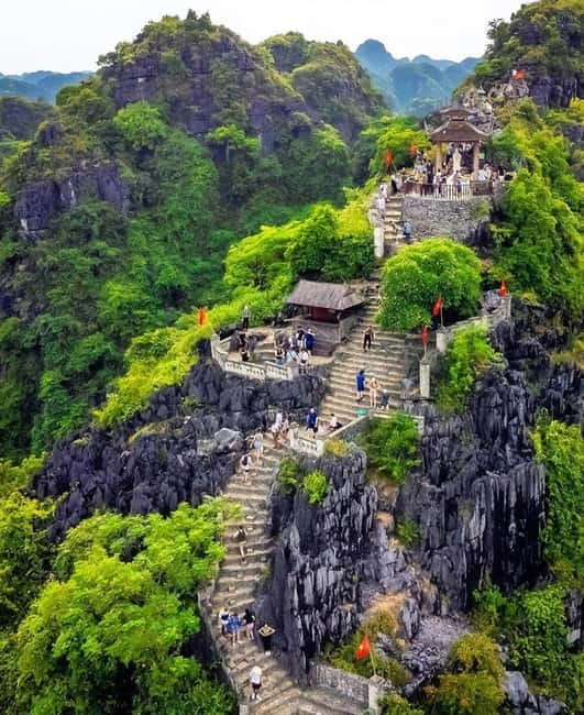 Ninh Binh: Hoa Lu, Bai Dinh, Trang An, and Mua Cave Tour - Getting the most out of the guide and the van ride