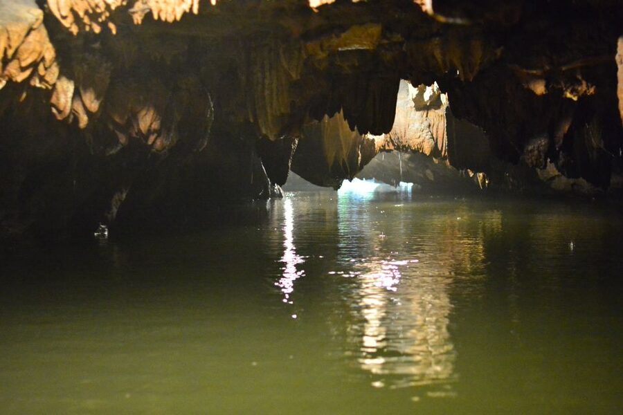 Ninh Binh: Hoa Lu, Mua Cave, and Trang An Tour and Boat Ride - Lunch in Ninh Binh: included buffet convenience, not a food destination