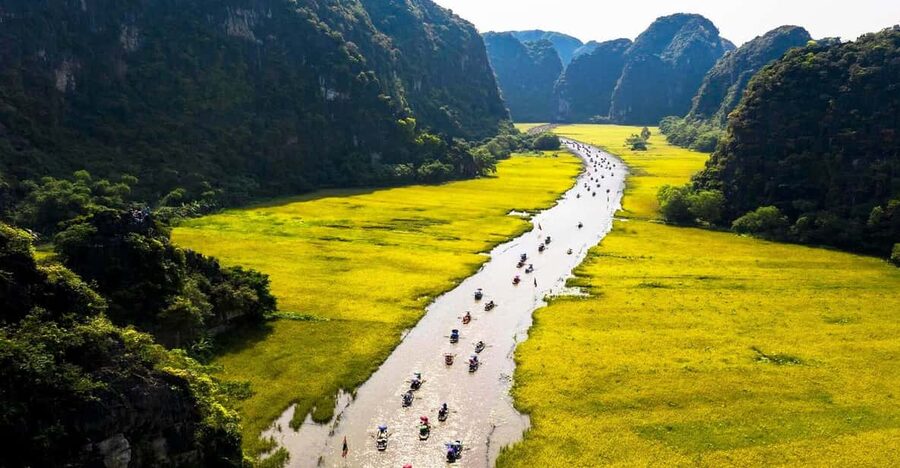 Ninh Binh: Hoa Lu Tam Coc Hang Mua on Limousine and Cycling - The 45-minute bike ride: a different angle on rural life