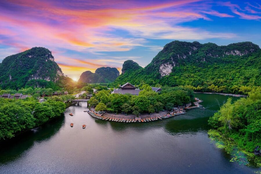 Ninh Binh: Hoa Lu, Trang An and Mua Cave Full-Day Trip - The 30-minute cycling through villages and rice fields
