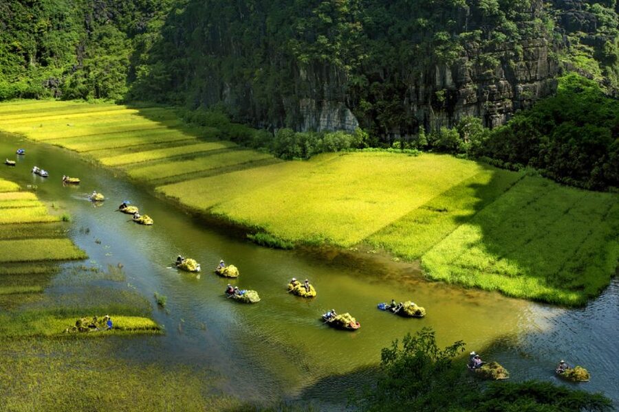 Ninh Binh: Hoa Lu, Trang An and Mua Caves Hiking Day Trip - The lunch stop and the reality of a packed schedule