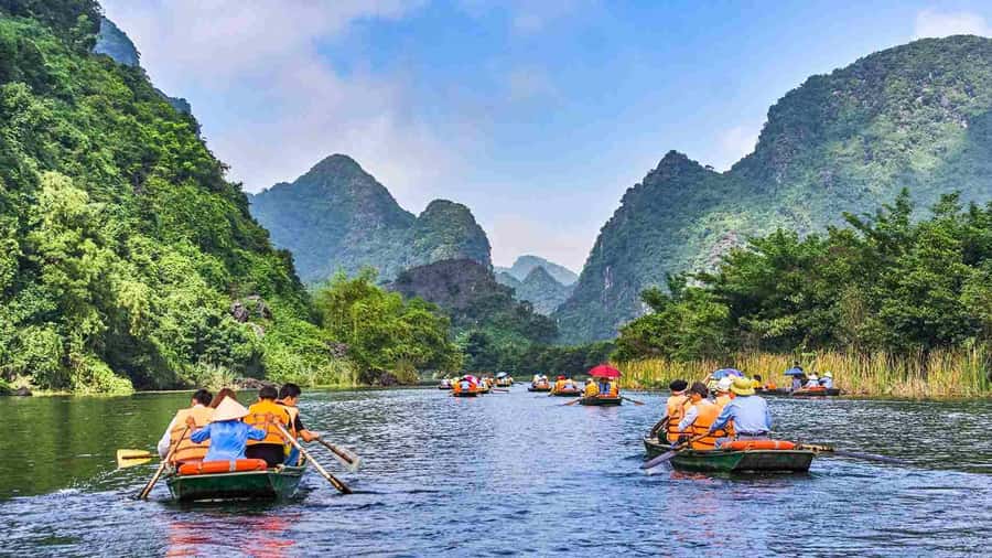 Ninh Binh Jeep Tour: Trang An Boat Ride, Bich Dong, Mua Cave - Timing and what the day feels like (including the late drop-off)