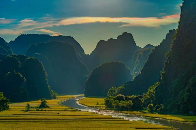 NINH BINH MEMORABLE DAY: Hoa Lu, Mua Cave, boat trip Tam Coc, Trang An optional - Ninh Binh from Hanoi, the smart one-day escape