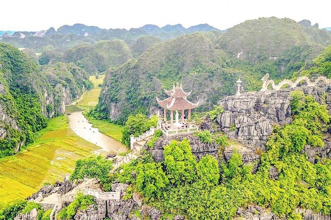 NINH BINH MEMORABLE DAY: Hoa Lu, Mua Cave, boat trip Tam Coc, Trang An optional - Hoa Lu temples, Dinh and Le in the old capital