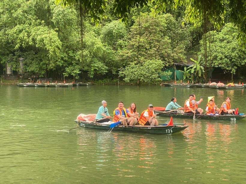Ninh Binh : Mua Cave, Bai Dinh Pagoda, and Trang An Day Tour - Lunch in the countryside, and how to make it work