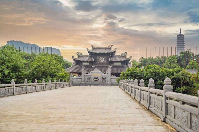 Ninh Binh : Mua Cave, Bai Dinh Pagoda, and Trang An Day Tour - What to bring for Mua Cave, Bai Dinh, and Trang An