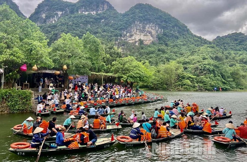 Ninh Binh: Mua Cave Hike, Trang An Boat & Village Bike Tour - Mua Cave, the 500 Steps, and the View That Makes It Worth It