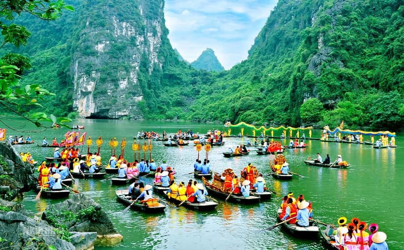 Ninh Binh: Mua Cave Hike, Trang An Boat & Village Bike Tour - The Local Home Lunch: Where the Day Changes Pace