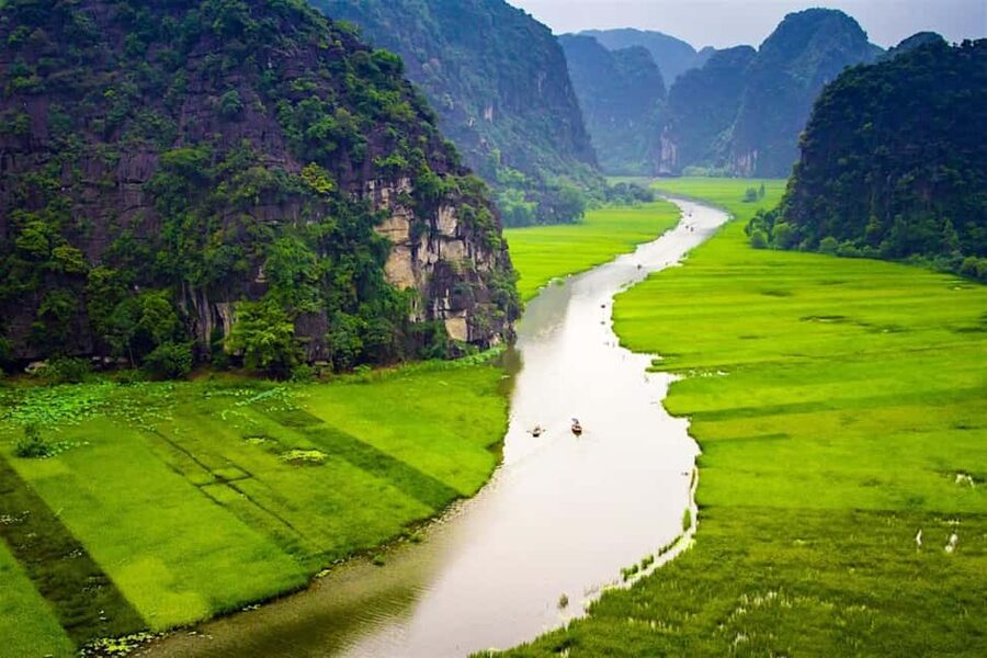 Ninh Binh Private: Hoa Lu & Tam Coc & Bich Dong & Mua Caves - Tam Cốc sampan ride and riverside lunch: the calm middle of the day
