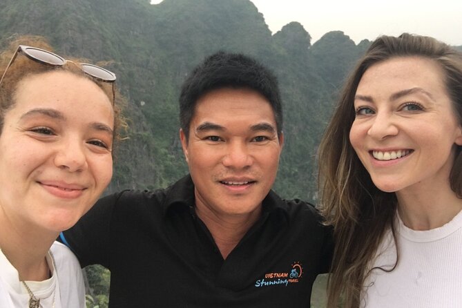 Ninh Binh Private Tour to Mua Cave Trang An Grottoes From Hanoi - Stop 2: Trang An Natural World Heritage and the Sampan Cave Ride