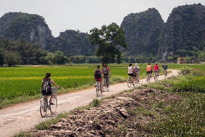 Ninh Binh Private VIP Tour - Tam Coc boat ride in the cave stream: the day’s centerpiece