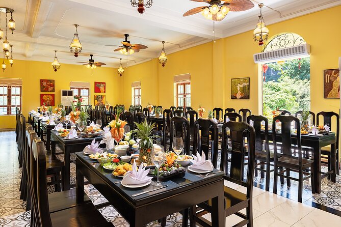 Ninh Binh Small Group Day Tour from Hanoi by Luxury DCAR - Mua Cave at 16:00: The 500 Steps to Ngoa Long Views