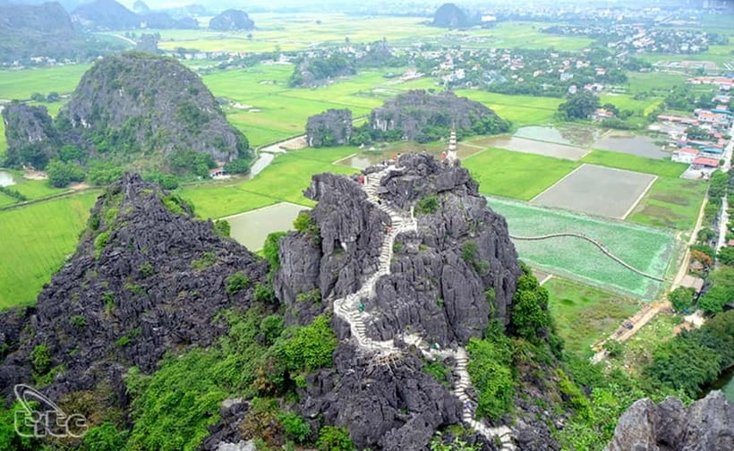 Ninh Binh Sunset Motorbike: Mua Cave, Coi Khe & Hoa Lu Town - Hoa Lu Ancient Town at night: lantern light and temple calm