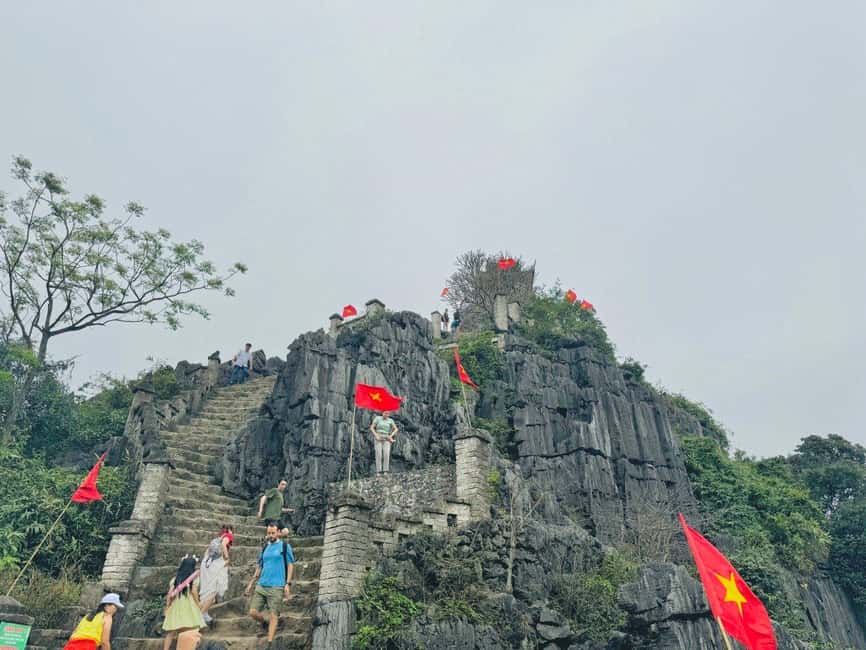 Ninh Binh: Trang An Boat Ride, Hoa Lu & Mua Cave Sunset - What the Lunch Stops Are Really Like (And What You Pay)