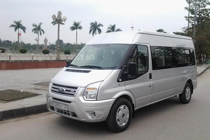 Nội Bài International Airport Private Transfer to city centre - Meeting the right kind of staff: Lily, Hannah, and Minh