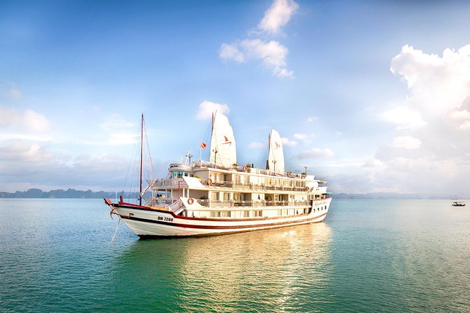 (Official) Signature Royal Cruise - 02 days 01 night program - Cooking demonstration and gala dinner: food that feels planned, not thrown in