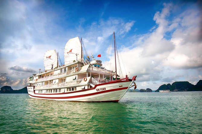 (Official) Signature Royal Cruise - 02 days 01 night program - The cave climb, then brunch and checkout: how the schedule keeps momentum without chaos