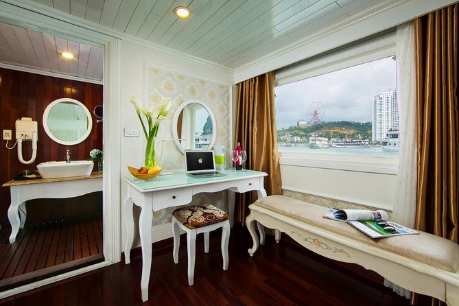 (Official) Signature Royal Cruise - 03 days 02 nights program - Price and what you’re really paying for at $348.72