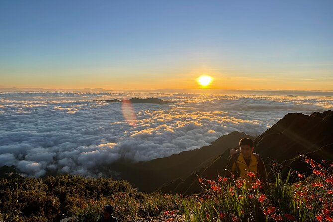 One Day Conquering Fansipan - The Roof Of Indochia - Lunch at 2800m and the gear you actually get
