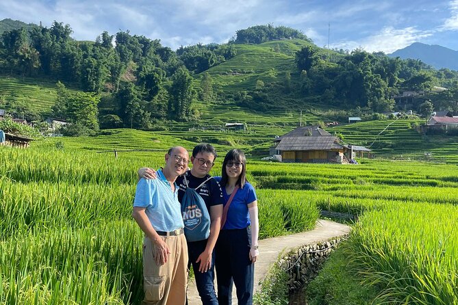 One Day Sapa Trekking to Lao Chai and Ta Van Villages - Stop 1: Y Linh Ho, Quick Terrace Views at Hoang Lien Son’s Foot