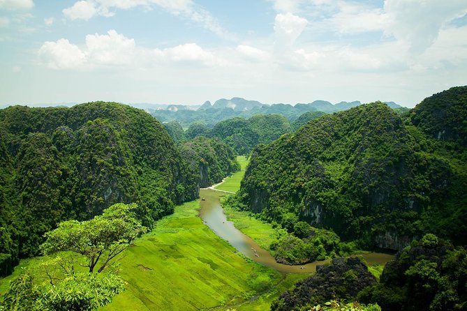 Premium Hoa lu - Trang An - Mua Cave with Buffet Lunch from Hanoi - Mua Cave at Ngoa Long Mountain: when the view is the whole point