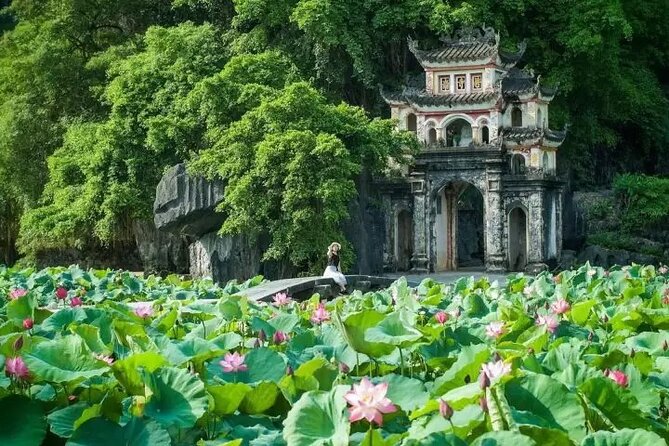 Private Boat and Biking Tour in Ninh Binh (Trang An - Hang Mua) - Trang An Grottoes on a rowed sampan boat