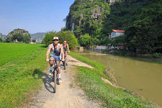 Private Boat and Biking Tour in Ninh Binh (Trang An - Hang Mua) - How the day is paced, and why that matters