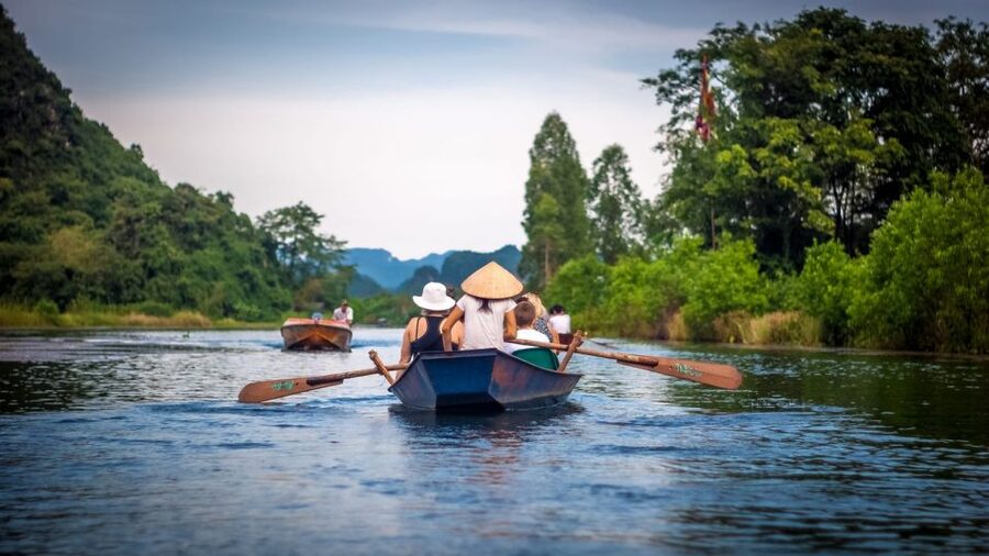 Private Car/Bus Renting Hanoi - Ninh Binh - Halong - Sapa... - When to go and how the heat can shape your experience