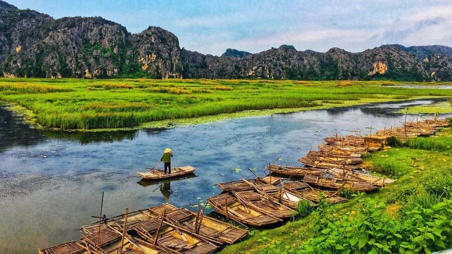 Private Car/Bus Renting Hanoi - Ninh Binh - Halong - Sapa... - Hang Mua’s 500 steps and the Tam Coc love valley viewpoint