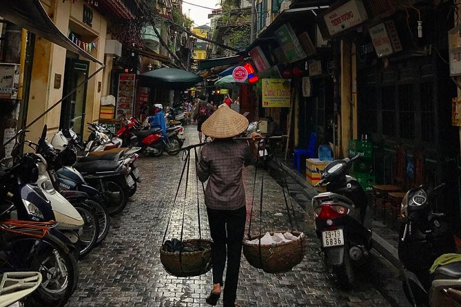 Private Hanoi City Tour - Full Day - Thang Long Water Puppet show: a traditional finale