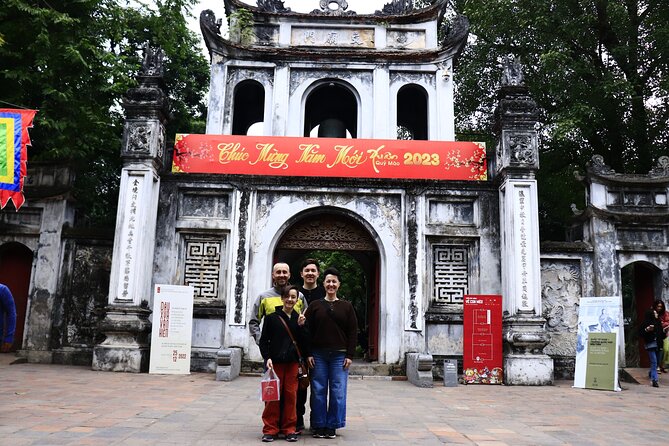 PRIVATE Hanoi City Tour One Day - A one-day route that covers Hanoi’s big ideas fast