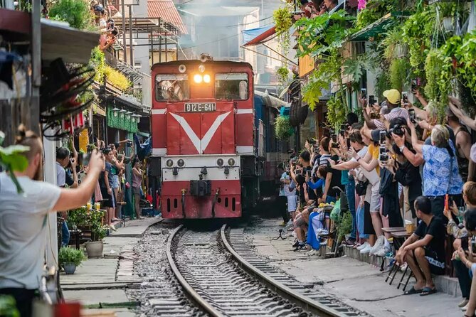 Private Hanoi Food Tour with Train Street and Local Delights - Practical tips for the Old Quarter and Train Street