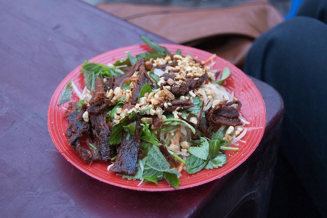 Private Hanoi Street Food Walking Tour With Real Foodie - Stop One in the Old Quarter: The Ten-Dish Food Run