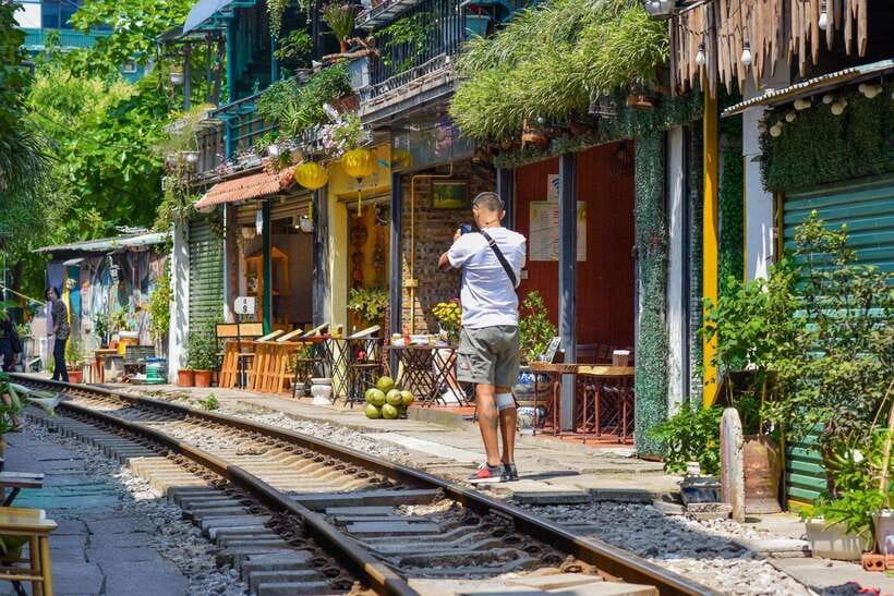 Private Hanoi Walking Tour with visit Train Street - Pickup in the Old Quarter, and what private guiding changes