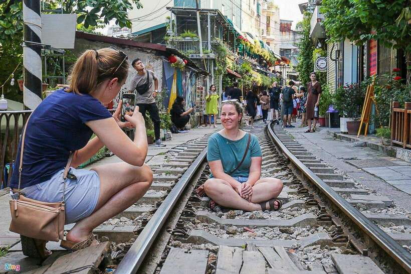 Private Hanoi Walking Tour with visit Train Street - Train Street: coffee, photos, and timing the moment