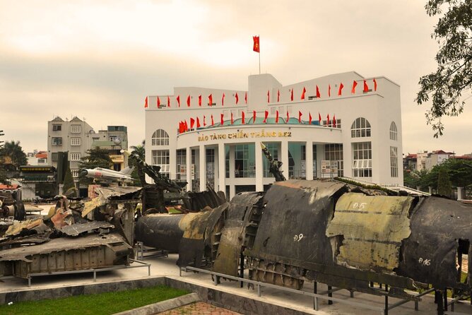 (Private) Hanoi War Sites Tour - Ho Chi Minh Mausoleum and Ba Dinh Square: A Short, Powerful Stop