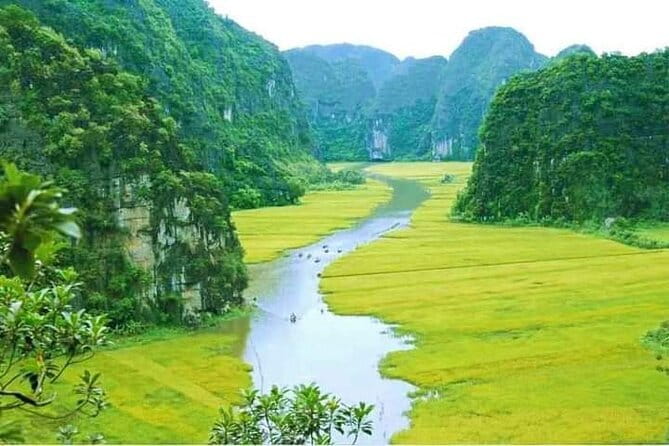 PRIVATE TOUR Ninh Binh One Day - Hoa lu- Tam Coc - Mua Cave - How this one-day Ninh Binh trip really feels
