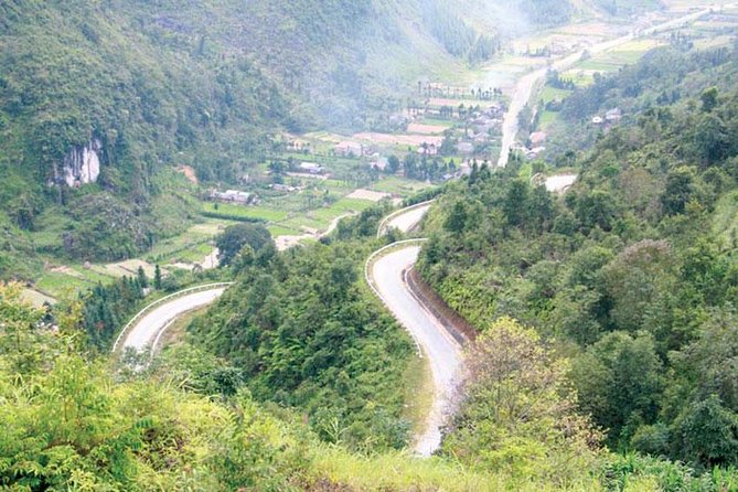 Private Transfer Between Lao Cai Train Station and Sapa Town - The Ride Itself: Expressway, AC Comfort, and the Right Pace