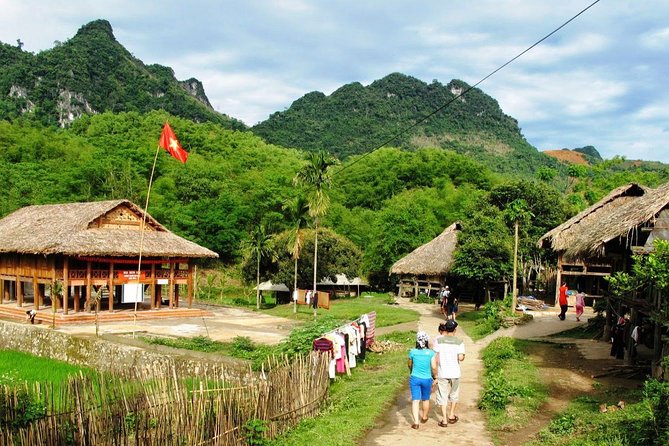 Private Transfer Hanoi <=> Mai Chau One Way (Free hotel pickup) - Hotel pickup and airport meet-up that saves real time